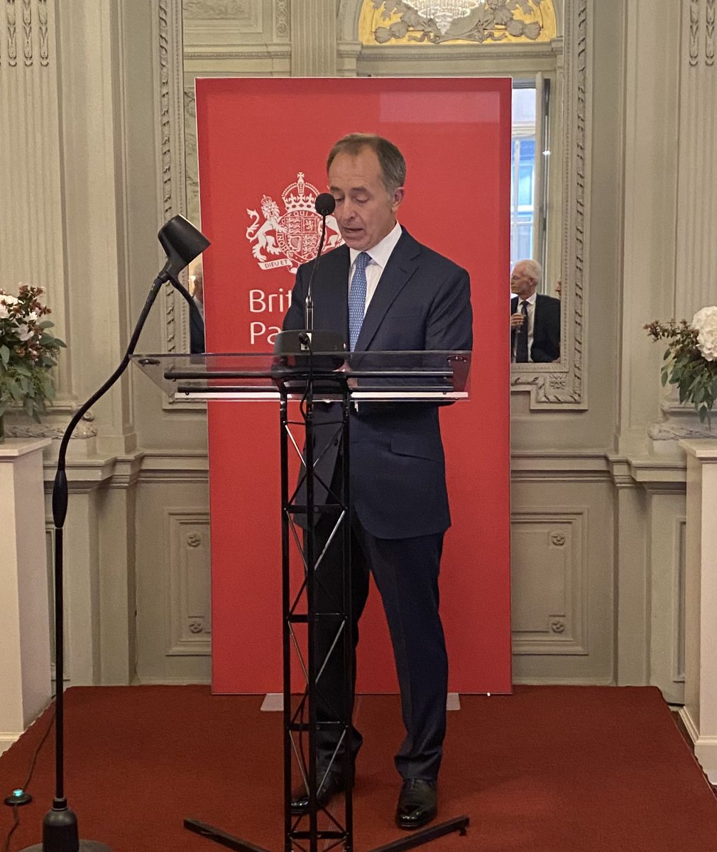 British_France's tweet photo. Welcome Sir @TomDrewUK to @UKinFrance a great pleasure to meet you at the #Residence #HoteldeCharost this #rentree ! Thank you for a wonderful party and #BritishinFrance wish you 4 years of joy and success! 🇬🇧🇫🇷@bernstephane @yoribailleres @johawleyUK https://t.co/yZpqILvv4X