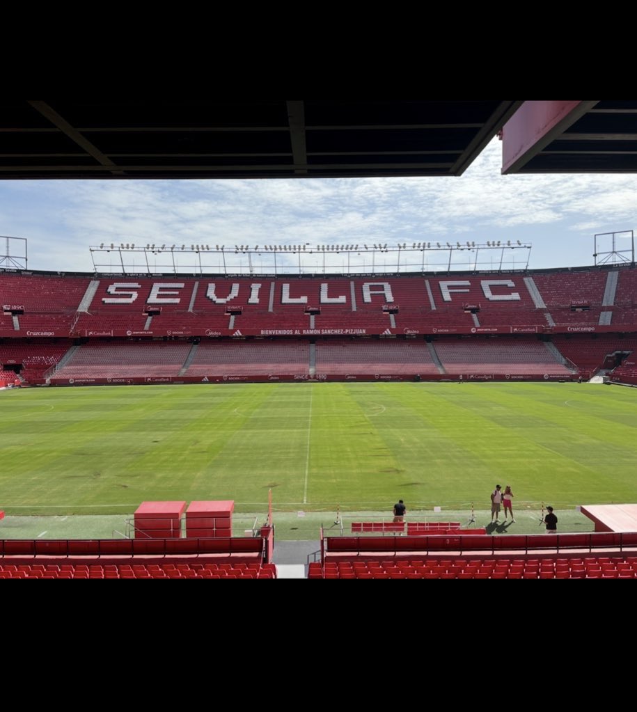 🔒 - GW5🚨
©️ - Salah🇪🇬👑 
🔄 - Roll

A lock in from Sevilla! 
Banking the transfer with an eye on next week. Happy with the team, hopefully a big score incoming!