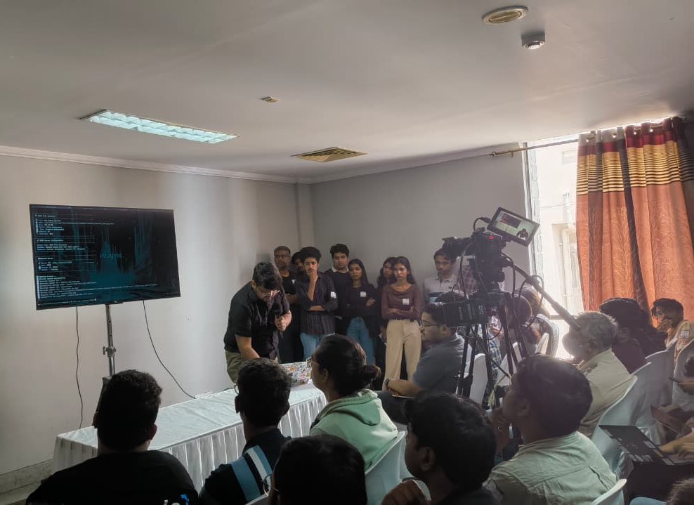 Talking on running server workload on browser using WASM at <a href="/IndiaFOSS/">IndiaFOSS 2025</a> 

wasmrun is open source: github.com/anistark/wasmr… 

Slides coming soon…