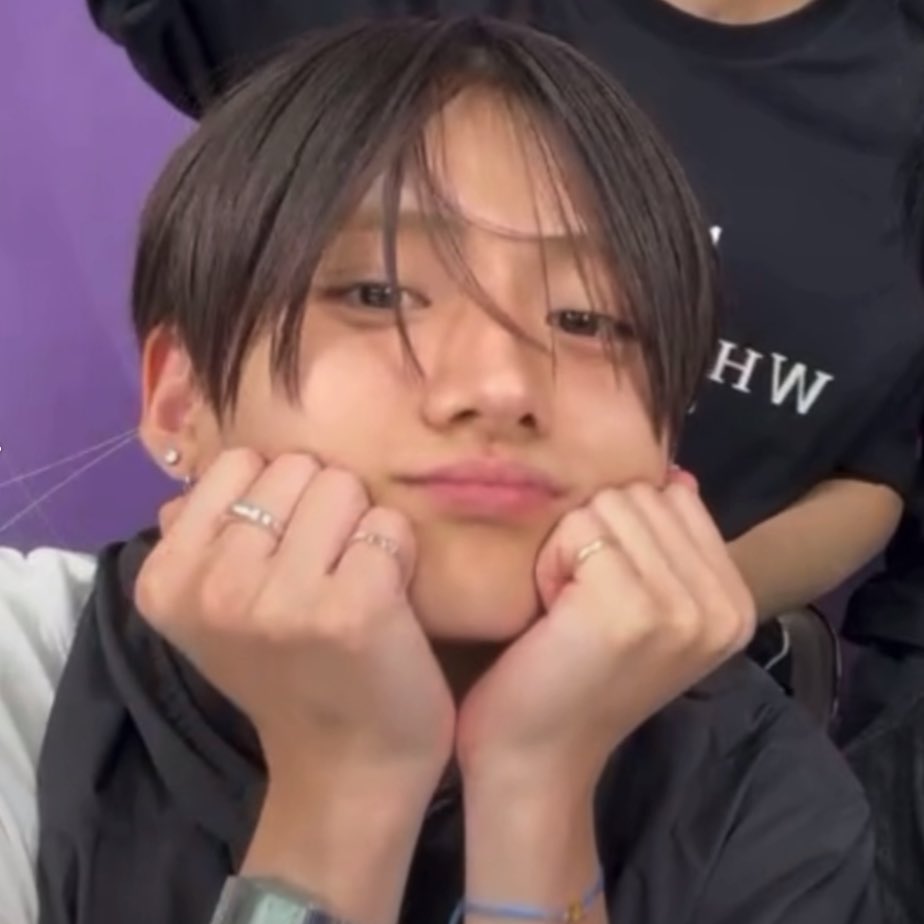 데이 tweet media
