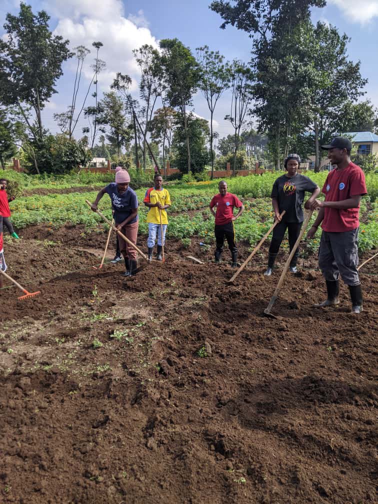 RwandaCSSA's tweet image. This morning the @RwandaCSSA community participated  in Getting  Agricultural Season Early practices on the Farm.

#WeForChange #WeAreRCSSA #WeAreAgriPeak @agripeak1