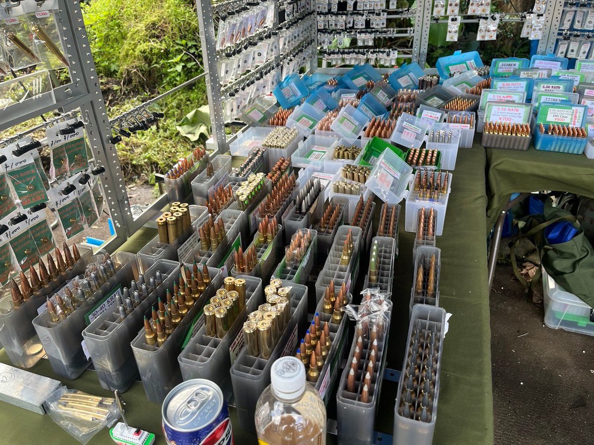SF_project2024's tweet photo. 兵庫県から2度目の参戦！サージェンツハート様！
鹿児島でのイベントにも何度も参加していただいております！実弾を加工したアクセサリーを多数取り扱っており、私のオススメはスワロフスキーをあしらった銃弾リムのピアス！他と被らないアクセサリーが欲しい貴方に！

#武装市2025 https://t.co/4dMSLneEJ5