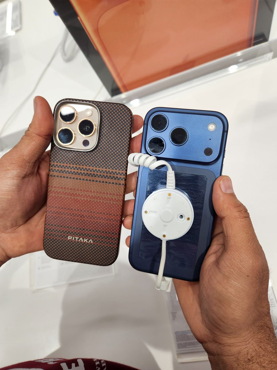 TechFactsRafee's tweet image. Just visited #iPlanet Mancherial to experience #iPhone17series,
Personally i feel, silver looks better to me,
#iPhone17Air hype is real, slim and looking beautiful 👌

I’m not upgrading my 16 Pro this time