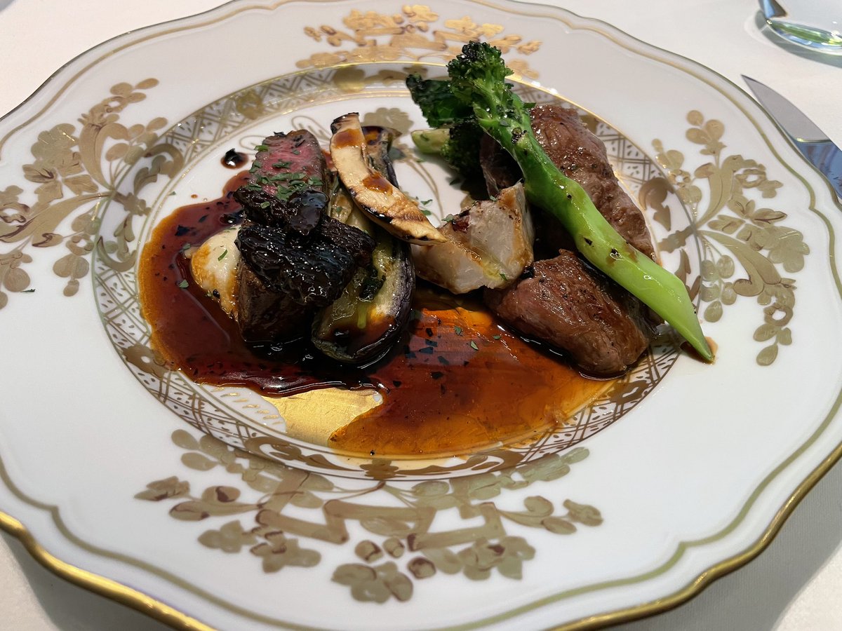 HowfastU's tweet image. 先日はアルマーニでイタリア料理🇮🇹
めちゃ美味だけど、このシステムだと普通に頼みすぎる、、、
食い意地が張りすぎる