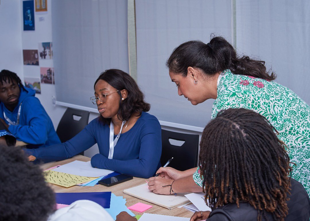 Pictures from #LIFI2025 Day 2 ✨

Tutors and participants shared exciting moments together, with creativity flowing throughout their learning.

#childrensbookillustrations #100childrensbooksby2027