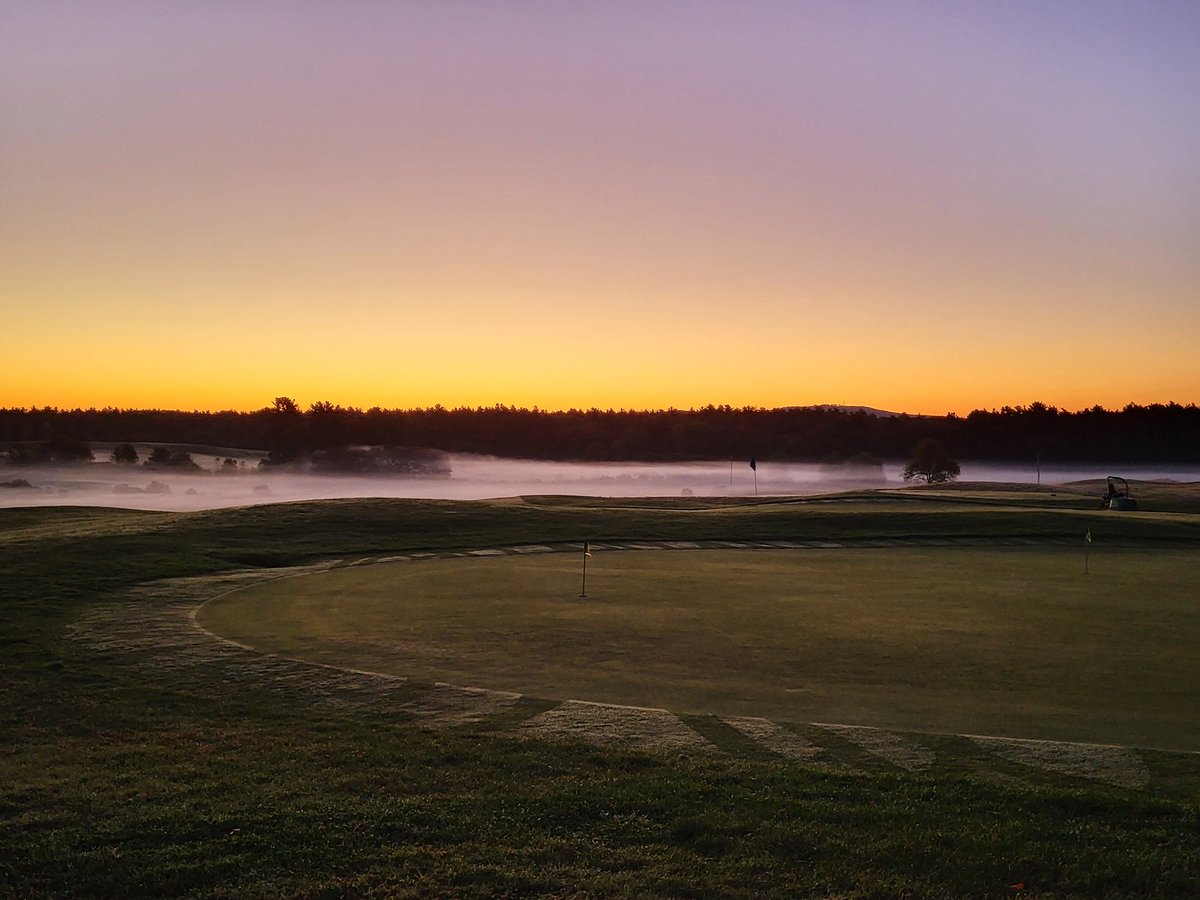 mcmsigmapihh's tweet image. Fog over the course for The Match!!!   Kirk vs Montante  at the Links at Outlook.
Just a man and his caddie.

@kirkminshow