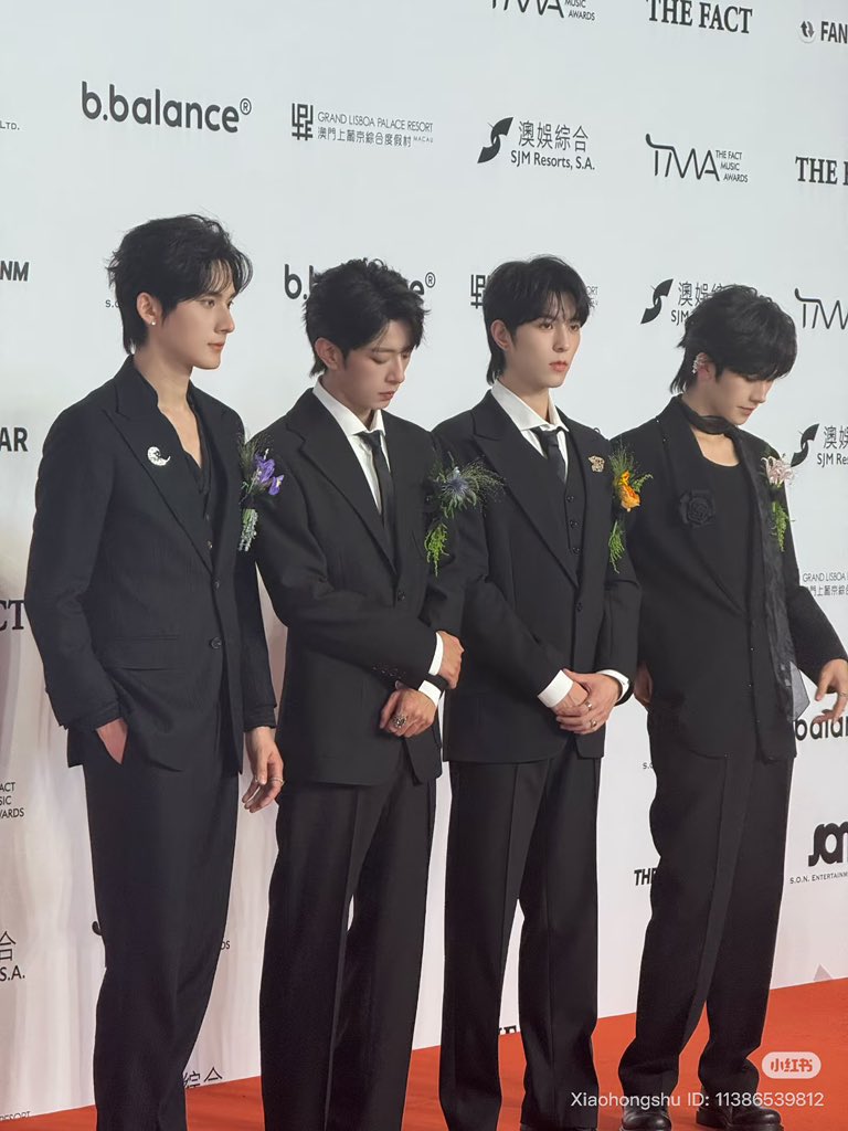 Our desire4

DESIRE4 TMA2025 DEBUT STAGE
#TMA2025withDESIRE4