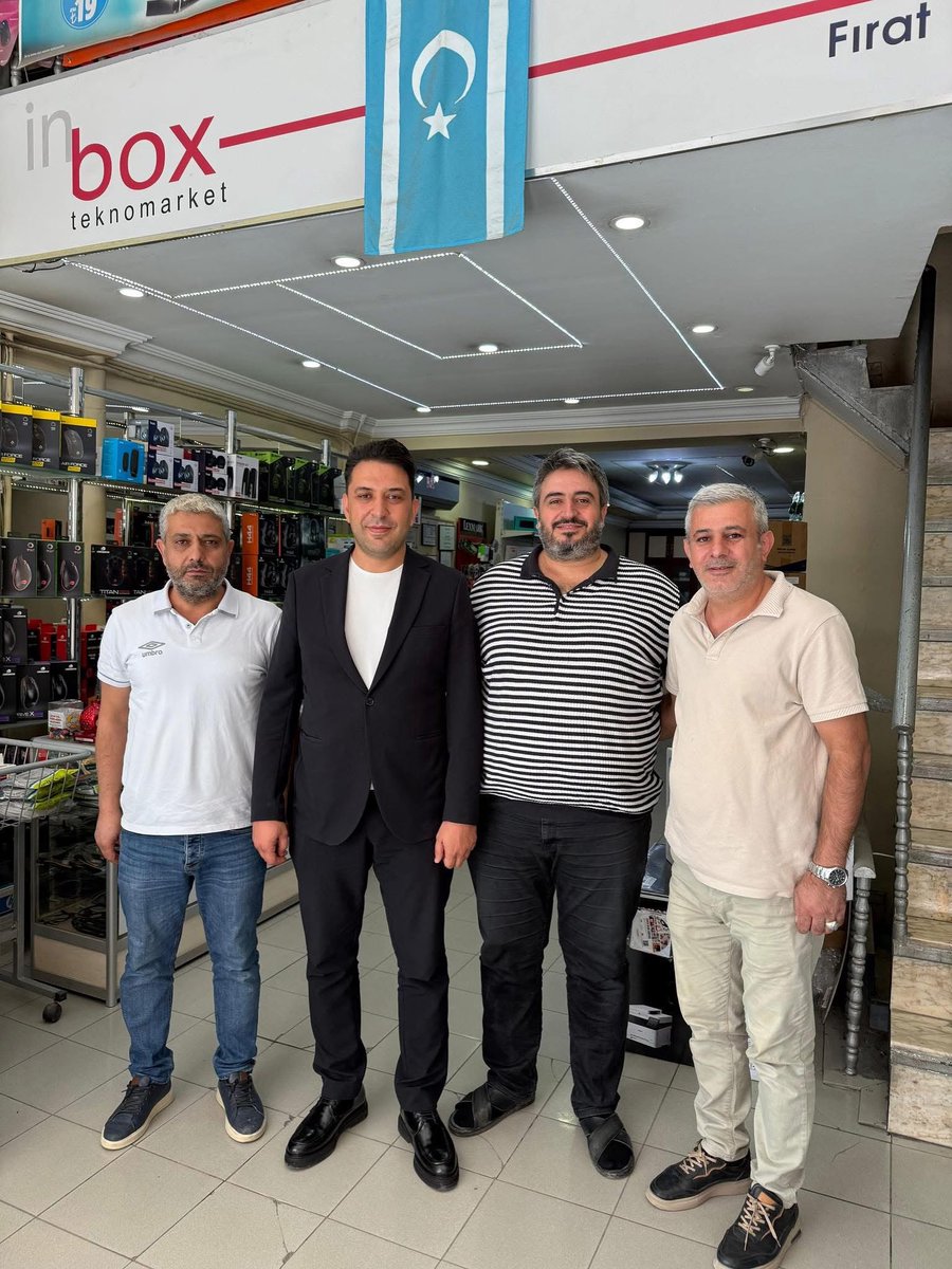 Mnurullahoner's tweet photo. Sayın Oğuzhan Öztürk’ü, işletmesi olan Fırat Bilgisayar’da ziyaret ederek güzel ve samimi bir sohbet gerçekleştirdik.
Nazik misafirperverliği için kendisine teşekkür ediyoruz.Esnafımızın her daim yanında istişare halinde olacağız. https://t.co/9riXNprSVI