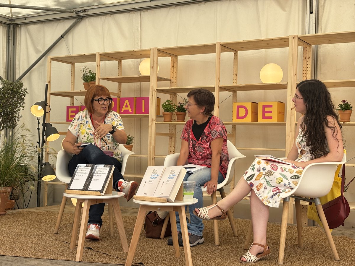 💬📚 L'assaig també té el seu espai a #LaSetmana25. Reflexionem sobre la seva edició en català, actualment i fa 50 anys a l'#EspaiConverses.

Amb <a href="/MontseAyats/">Montse_Ayats</a>, Iris Llop (<a href="/Fallen_der_Welt/">Iris Llop</a>) i <a href="/eva_evazquez/">Eva Vàzquez</a>