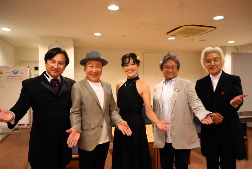 ryohorikawa's tweet image. #アニオケ Vol.3 兵庫公演、ありがとうございました！
ハンカチを持ってうるうるされているお客様が多くいらした。
とにかく集中力を欠かさない様、作品の内、役の内に入り切る様努めたつもりです。
打ち上げの時「またやりましょう！」なんて声もあった。
私も期待して待ってます！！
#銀英伝