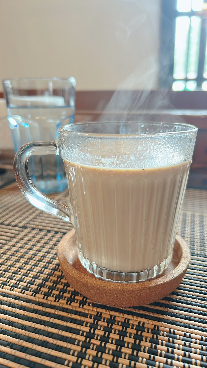 スリランカ料理食べてきた(*´˘`*)
店内入った瞬間スパイスの香りすごくてむせたっていうw
本格的でめっちゃ美味しかった！また行きたいな♡
