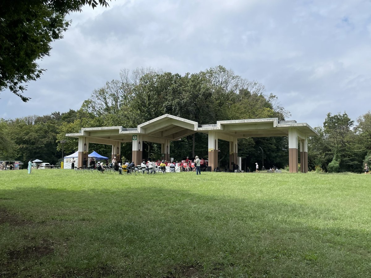 KANDA8ライブご来場いただいた皆様ありがとうございました！
ヤングマンにも付き合っていただいて感謝カンゲキです！
ライブ後には小雨が降りましたがビールは美味かったです！