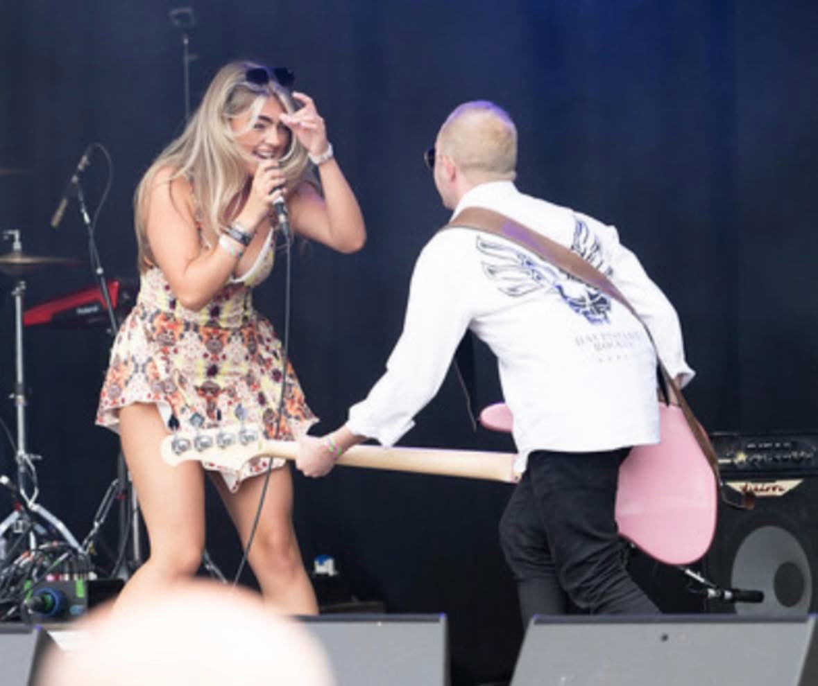 caitlin mccarthy (@caitlinmcarthy) on Twitter photo See you this afternoon! ๐๏ธ๐ธ 
<a href="/hmvempire/">hmv Coventry Empire ๐ธ๐น๐ค๐ถโค๏ธ</a> Coventry - 2pm
The Castle Grounds - 6pm
Come and join the fun! ๐๐ผ See you this afternoon! ๐๏ธ๐ธ 
<a href="/hmvempire/">hmv Coventry Empire ๐ธ๐น๐ค๐ถโค๏ธ</a> Coventry - 2pm
The Castle Grounds - 6pm
Come and join the fun! ๐๐ผ