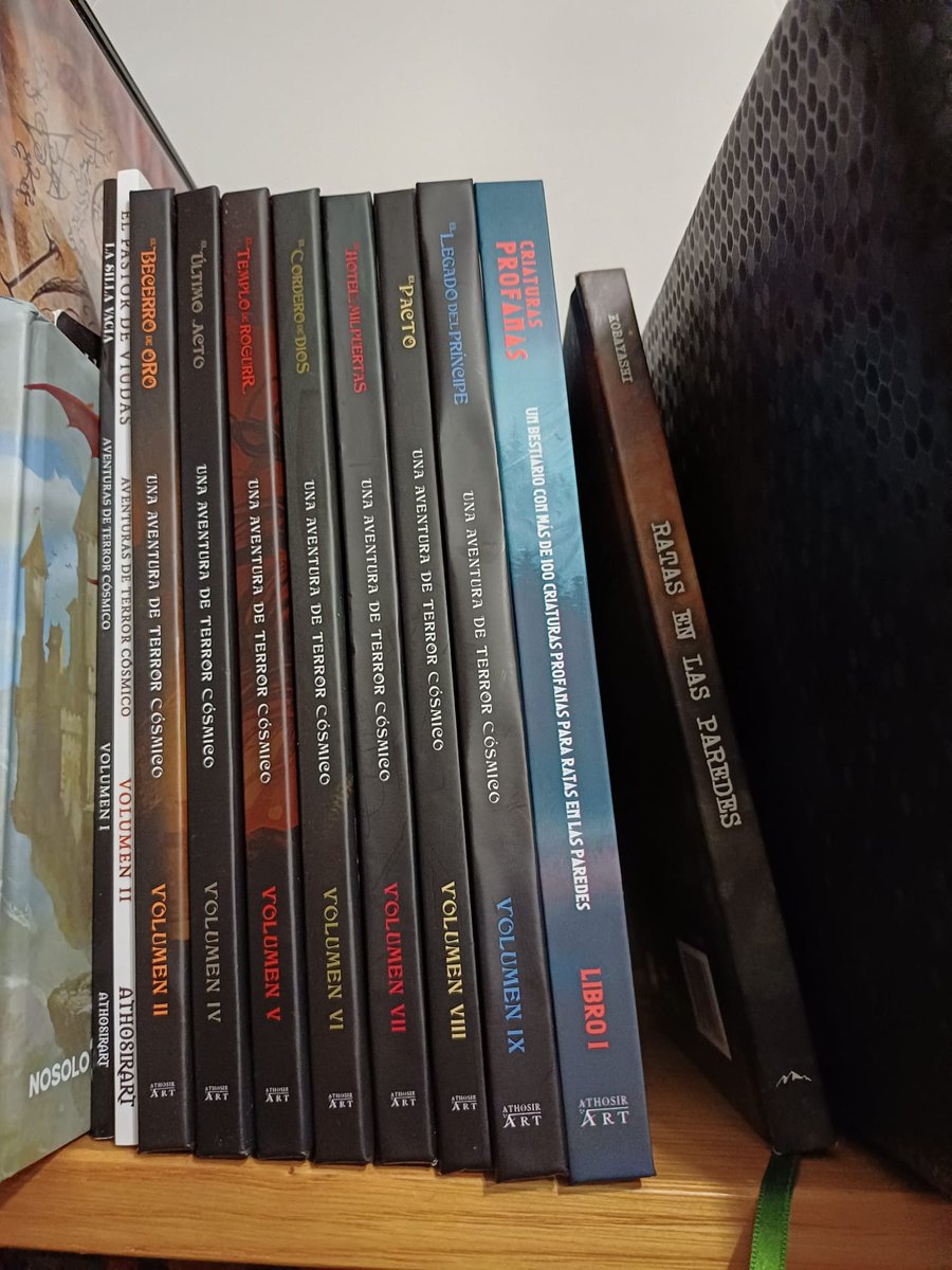 Un mecenas me manda su colección de #RatasenlasParedes 🥰🤩 tiene casi todo Semillas de lo Profano por separado 🥵 mi héroe! ¡Grande Juan!