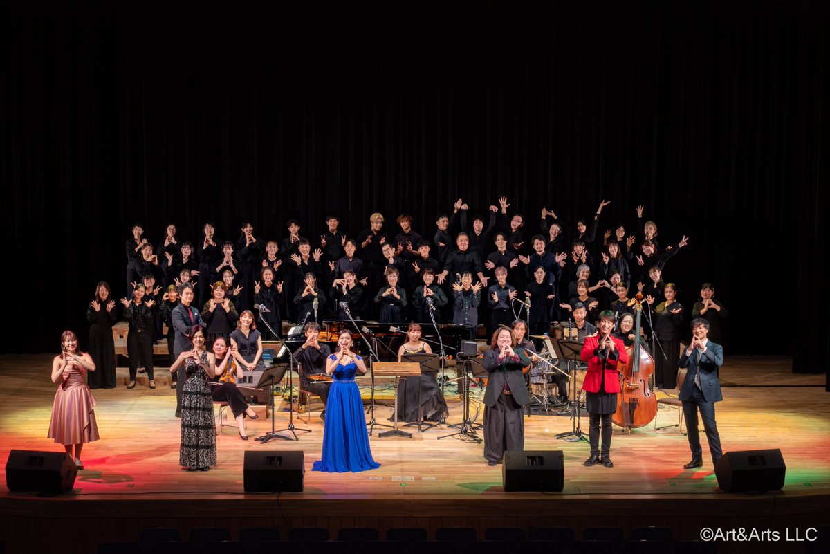 rururucori1's tweet image. そして先日終演したBackroom Boysの素敵な写真を！
皆様のパワー！セトリ！素晴らしかった！集合写真の弾ける笑顔が物語ってます✨

音楽団は足組で超カッコイイクールポーズを今年も決めました！！変に偉そうに見える気もしますがそのつもりはないです！Bってむつかしい。
#ミュージカルと合唱　#BB7