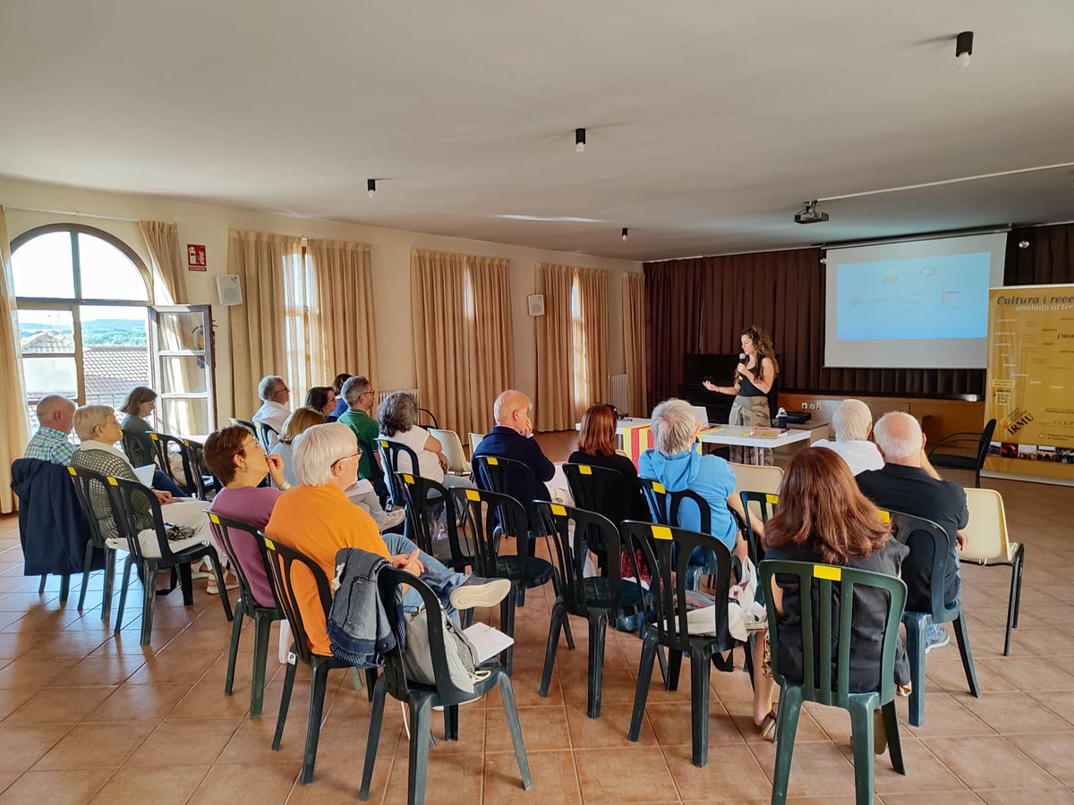 Comencem a Benavarri la XVIII Trobada de centres d'estudis de Lleida, la Franja, Alt Pirineu, Aran i Andorra <a href="/Benabarre/">benabarre</a>  <a href="/IEILleida/">INSTITUT D'ESTUDIS ILERDENCS</a> <a href="/BiblioBenabarre/">Biblioteca Benabarre</a> <a href="/CECERIb/">CERIb</a> <a href="/ccentresestudis/">Coordinadora Centres d'Estudis de Parla Catalana</a>