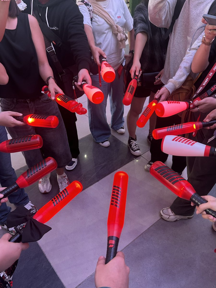 lovjunhoe's tweet image. happy day : ) #10BDAYSwithiKON