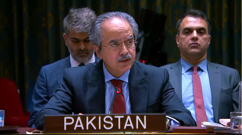 AbbTakk's tweet photo. Pakistan calls for diplomacy in addressing Iran’s nuclear issue
#PakistanIran #IranNuclearIssue #DiplomacyFirst #PakistanForeignPolicy #MiddleEastTensions #IranNuclearProgram #NuclearDiplomacy #PakistanNews #GlobalPolitics #Abbtakk
Read Complete Article :
https://t.co/Uflgkdv3nP