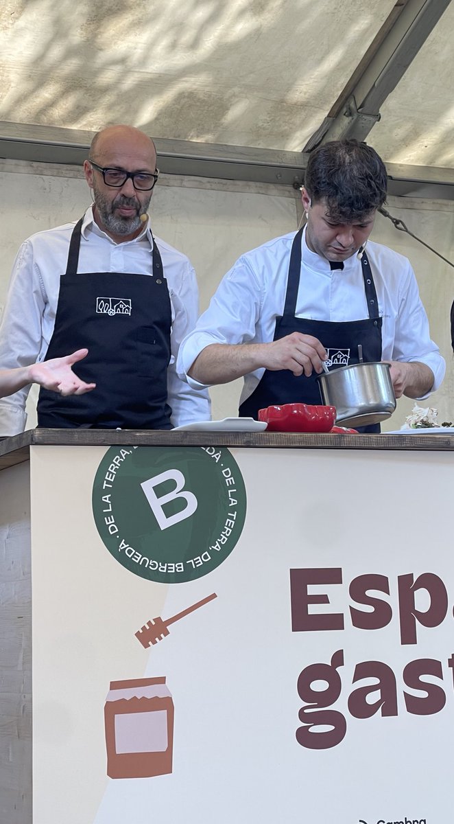 ‘El ramen i l’escudella i carn d’olla és exactament el mateix’ Oriol Rovira ‘Els Casals’. A casa, escudella! reivindiquem-la tot l’any!