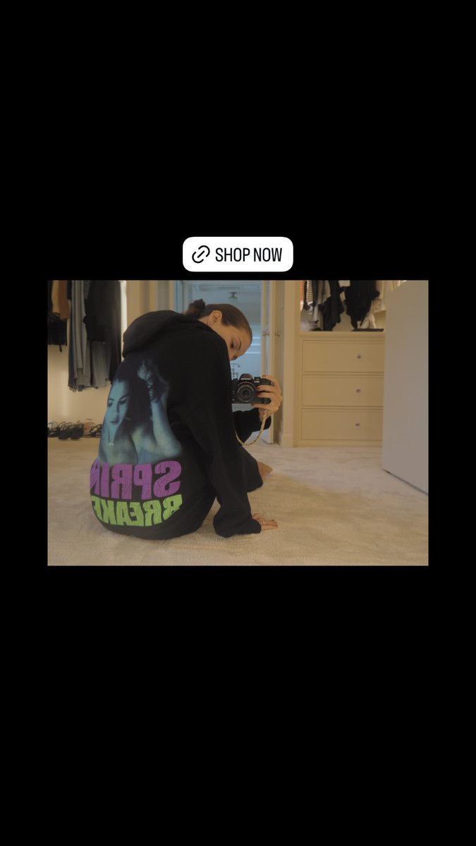 aleteresa_'s tweet image. 📍| selenaUpdated the Shop website
Name merch is available #WizardsBeyondWaverlyPlace and #springBreakers