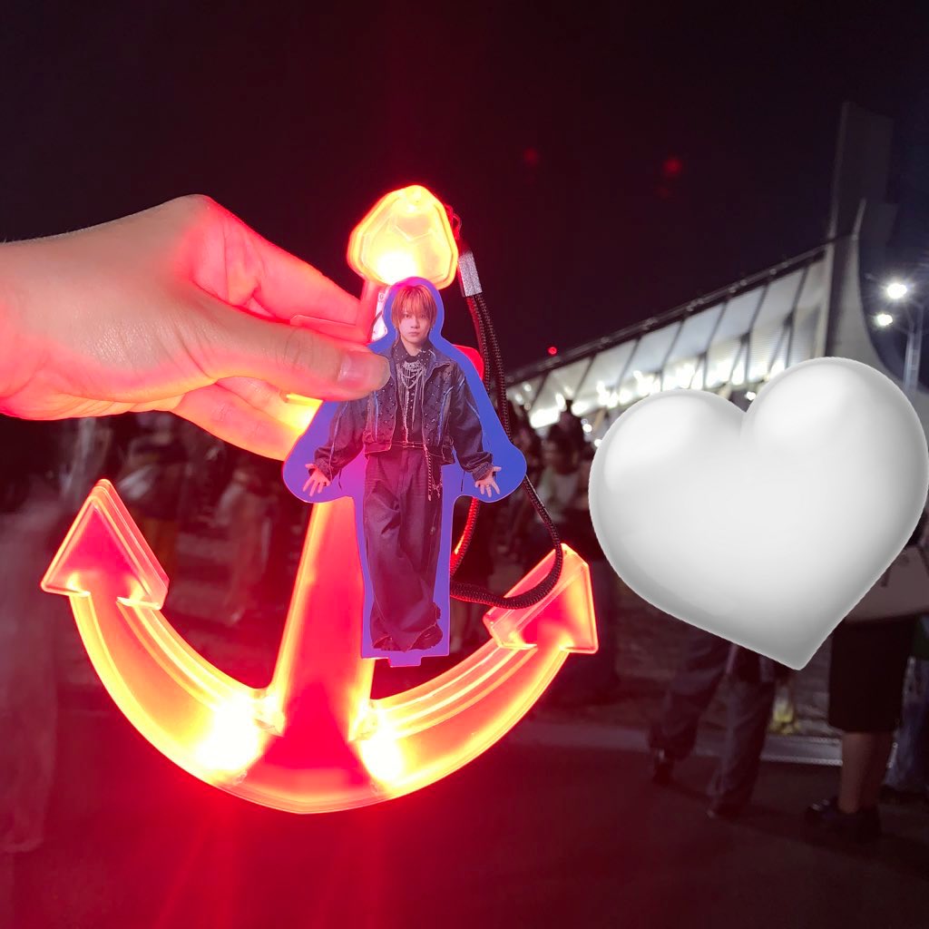 viaasuu's tweet photo. アクリダンス行ってた✌️
嬢FANに脳を焼かれた アーティストのコラボステージでめちゃくちゃになってしまった
たのしかった！！！ https://t.co/1XDKN6hZ67