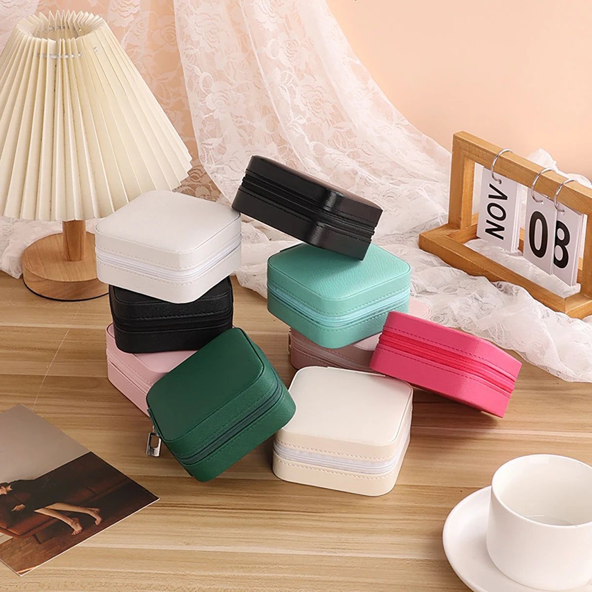 moss_shields's tweet image. Small space, big organization! This PU leather jewelry box has compartments for rings, earrings &amp;amp; bracelets. Perfect for travel or home use. #JewelryOrganization #TravelEssentials #MiniStorage 
mossshields.net/products/pu-le…