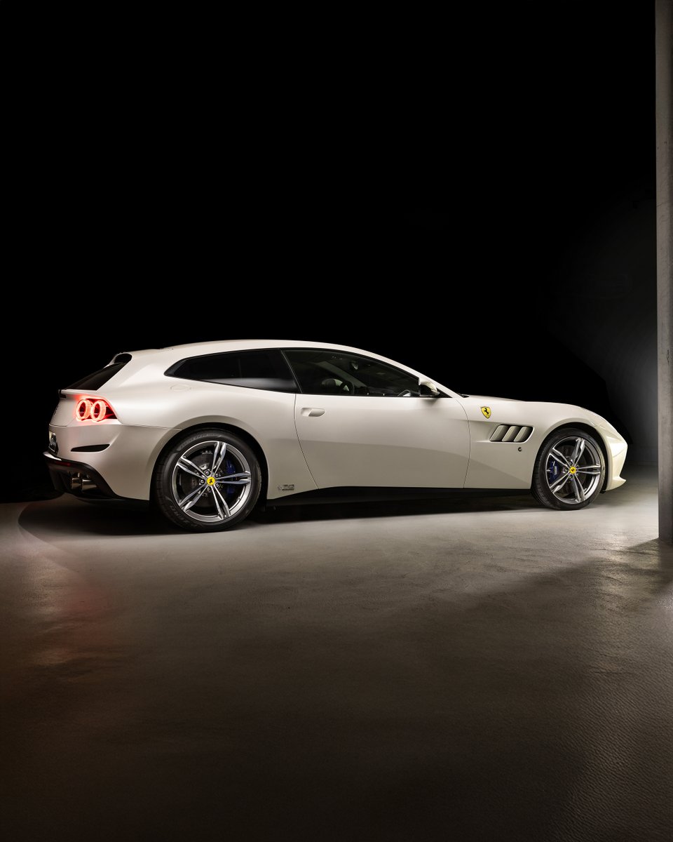 rmsothebys's tweet photo. Ferrari’s 70th Anniversary GTC4Lusso.
“White Spider” livery.
1 of 350 Tailor Made cars.
V12 with 683 hp.
7,985 km from new.
This is the only one like it. Register to bid at https://t.co/ydyVMmwy05 #RMZurich
#RMSothebys #TailoredForSpeed #Ferrari #GTC4Lusso https://t.co/JDpuoZSqY9