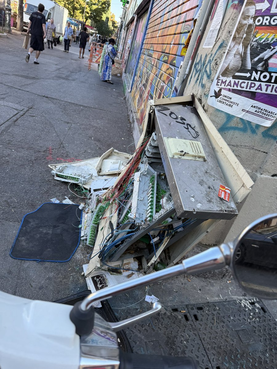 pad's tweet image. Allô @SFR internet en panne au cours Julien (13006 Marseille). Vous comptez faire quelque chose ?