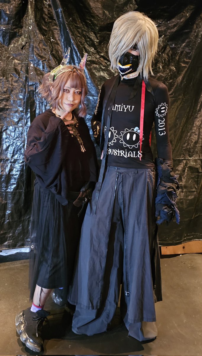 ori_cos718's tweet photo. #MidnightMess
23rd AnniversarySP パーティー❇️
貴婦人さん❇️AMIYUさん❇️SiSeNさんユキロウさん❇️みんなお洒落✨👗👠!! https://t.co/xVvnQh3XwV
