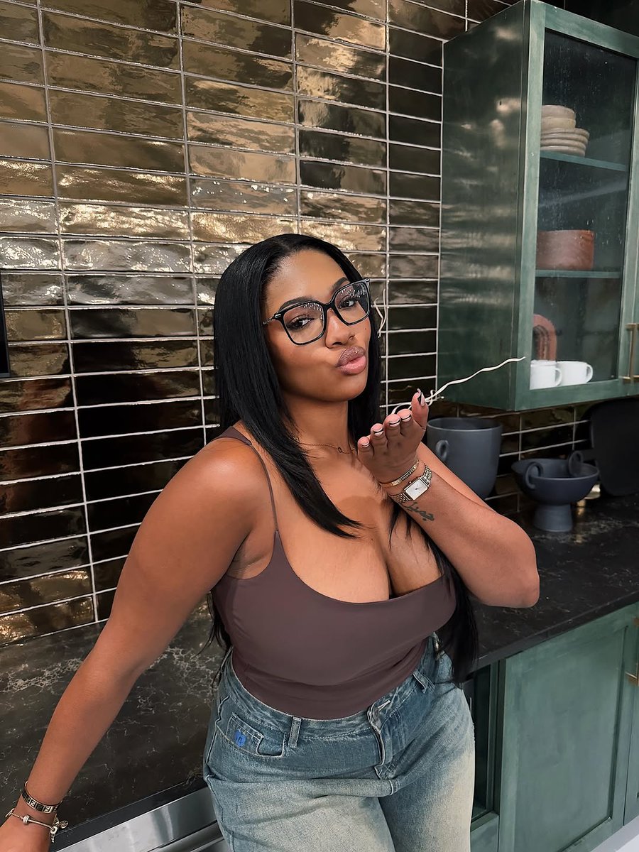 diaryofAliyah🍒 tweet media