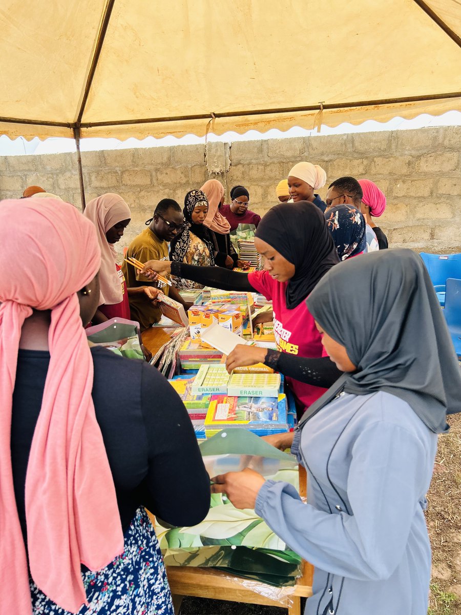 Volunteers at work! 💪📚
Today’s National Volunteer Day 2025 saw our team &amp; volunteers at <a href="/Hereafter_Ghana/">Hereafter Ghana - MHP</a> pick, pack &amp; play for impact—packing school supplies, networking &amp; playing with smiles! 
#HereafterGhana #VolunteerDay #NVDay2025 #PickPackPlayImpact #CommunityService