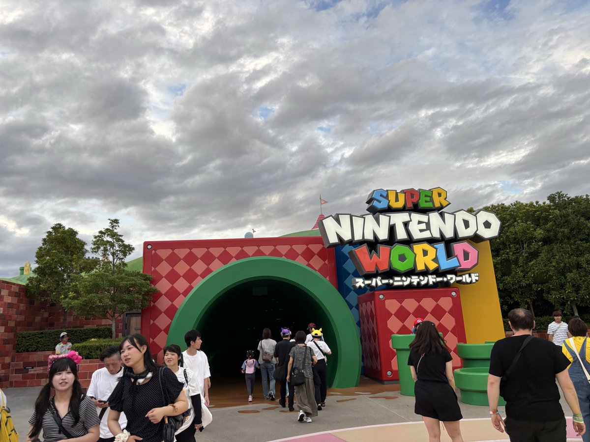 SgCoasters's tweet image. The past few days in Japan consisted of a world class invert, a bucket list theme park (USJ) & area (Nintendo world), an awesome Batman clone, another awesome ultra twister and a lot of creds