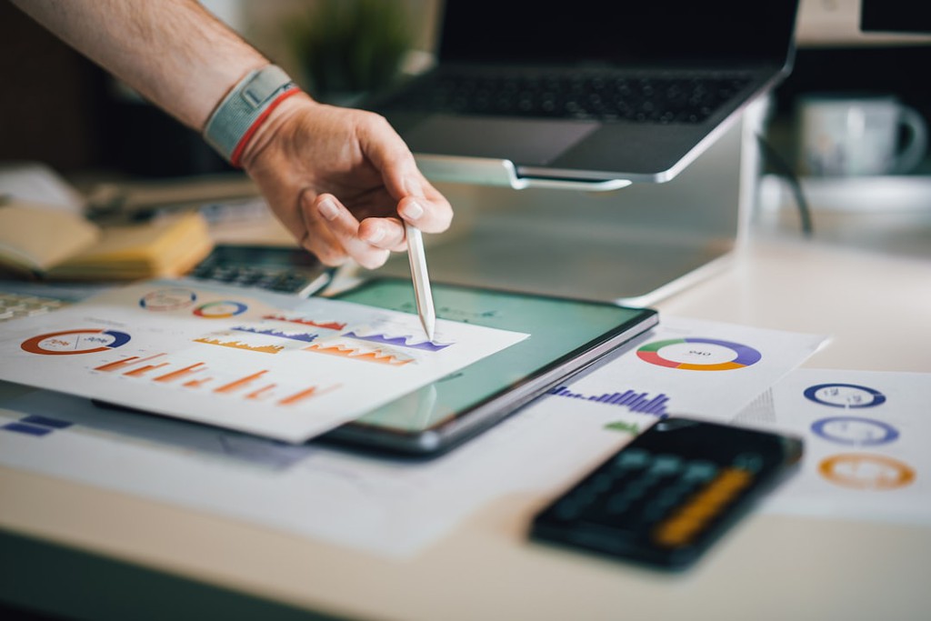 Tangled_Tech's tweet image. Publisher Rocket Review | Free Puzzle Generators For KDP:
That means you can find low-competition categories where a few sales a day will get you a bestseller tag.
👉 lttr.ai/Ai89T
#AmazonKeywordResearch #PublisherRocket #MakeMoneyWithKDP