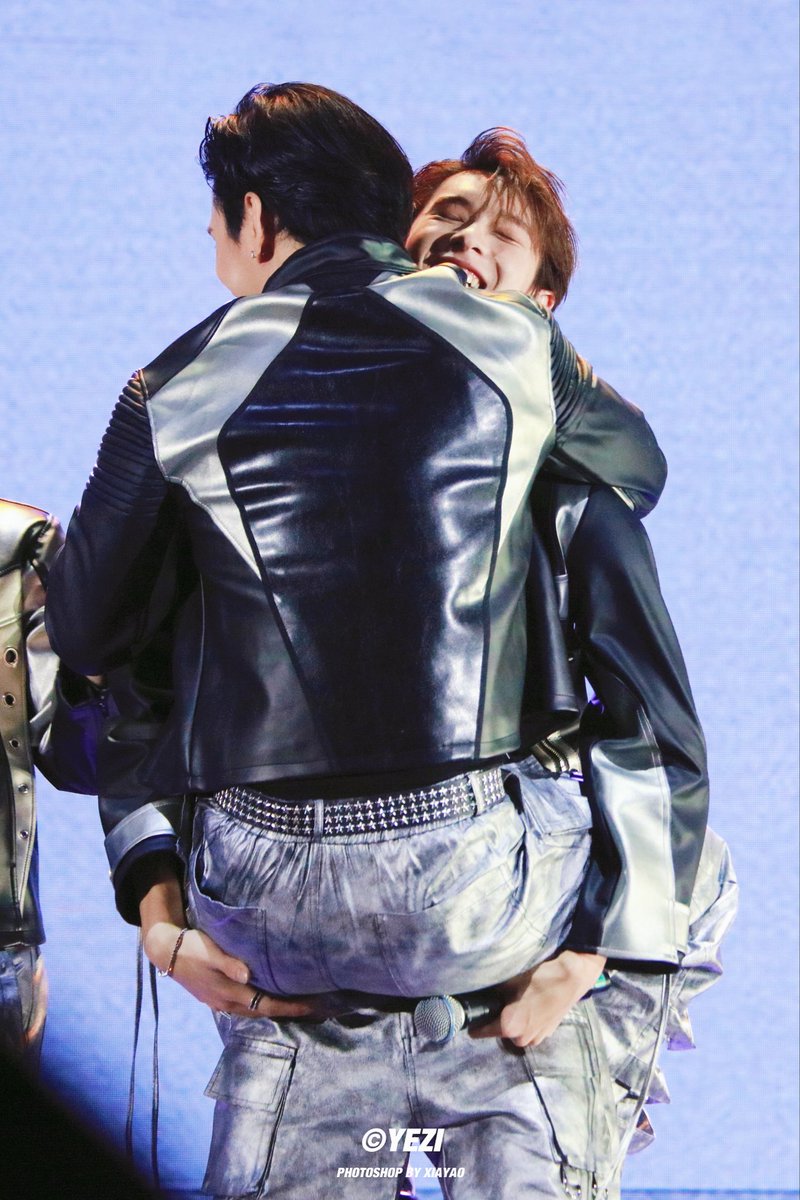 pupu enjoying the hug, right?🧐
<a href="/ppoohkt/">Pooh</a> <a href="/pavelphoom/">pavelphoom</a> 
#ppoohkt #pavelphoom 
#poohpavel #BabeHooPers
#PitBabeLevelUpFMinMacau