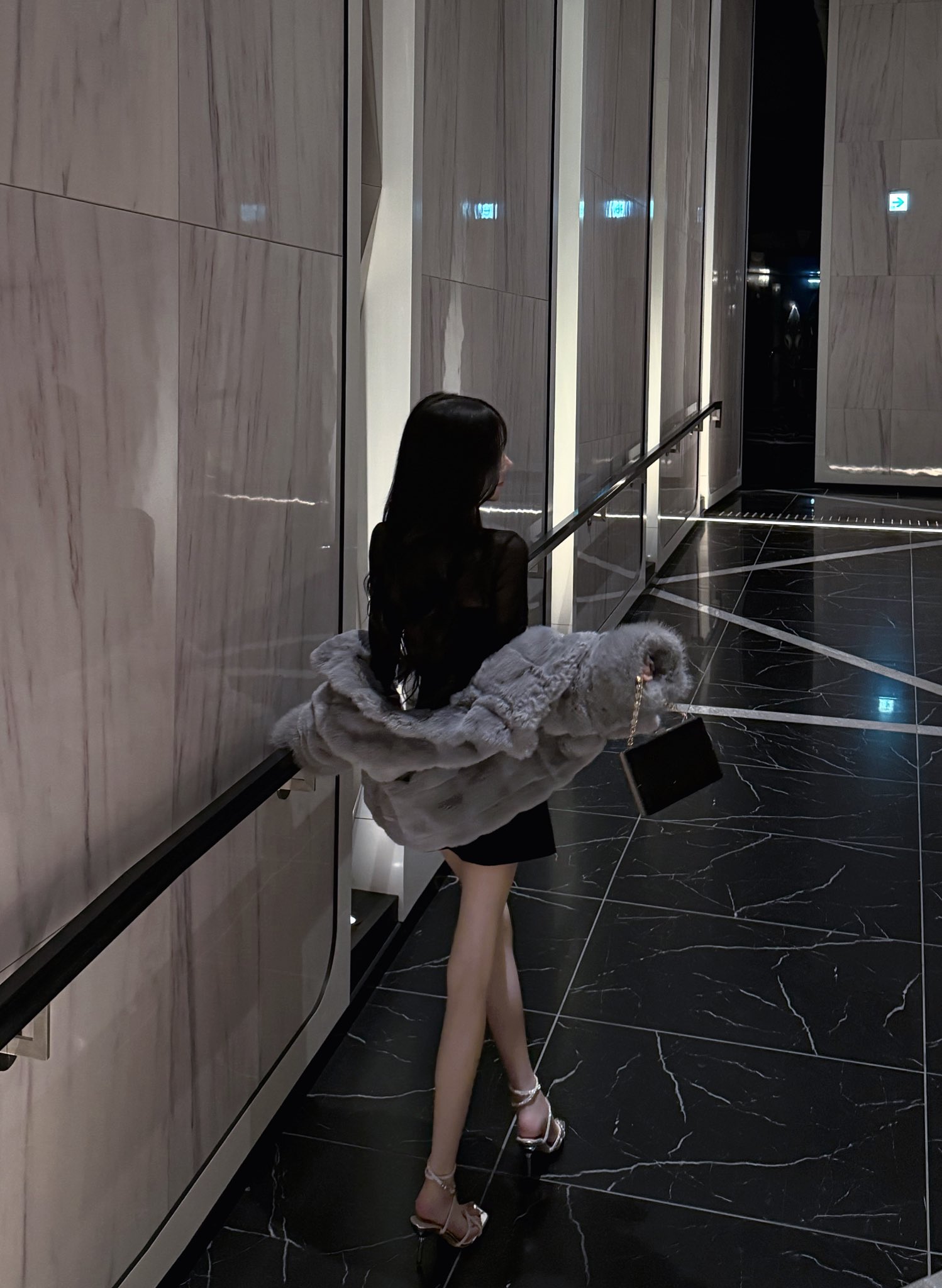 BELEAR MIMI (ベリアミミ) ローズヘムミニワンピース ダークグレー 𝗕𝗘𝗟𝗘𝗔𝗥 𝗠𝗜𝗠𝗜'𝘀 𝗰𝗼𝗼𝗿𝗱𝗶𝗻𝗮𝘁𝗲 【BELEAR MIMI