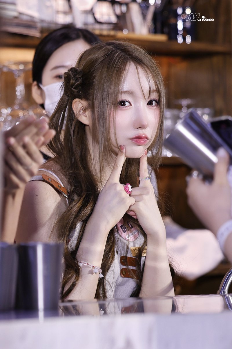 MY_universe0927's tweet photo. 250920 ☕️

👉🏻👉🏻

#SAYMYNAME #세이마이네임 #SMN 
#메이 #MEI #SAY_MEI https://t.co/7wsklxLGIB