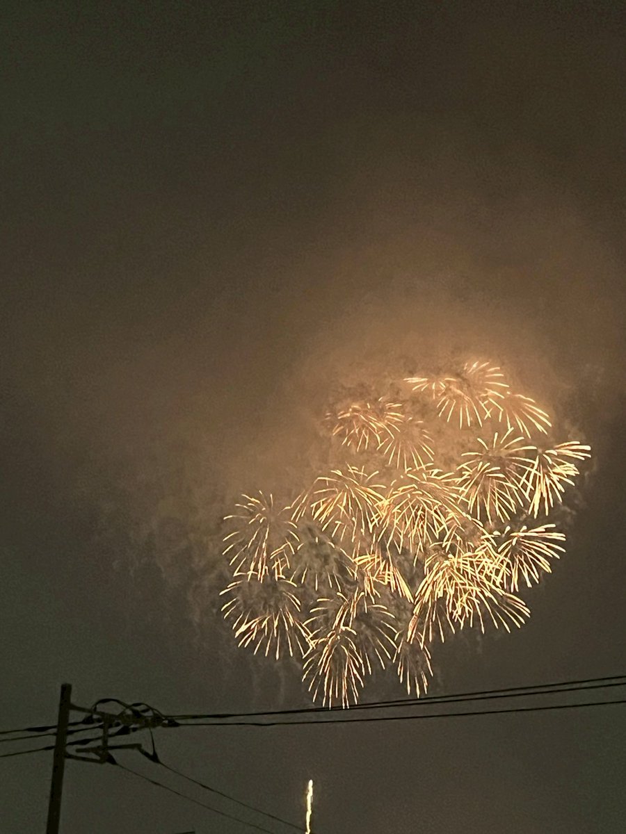ayaako's tweet photo. 花火良かった…
来年はベランダ観戦に挑戦したいっ
いつかそのうちにまた多摩川に観にいくよっ https://t.co/4HGVKepiMd