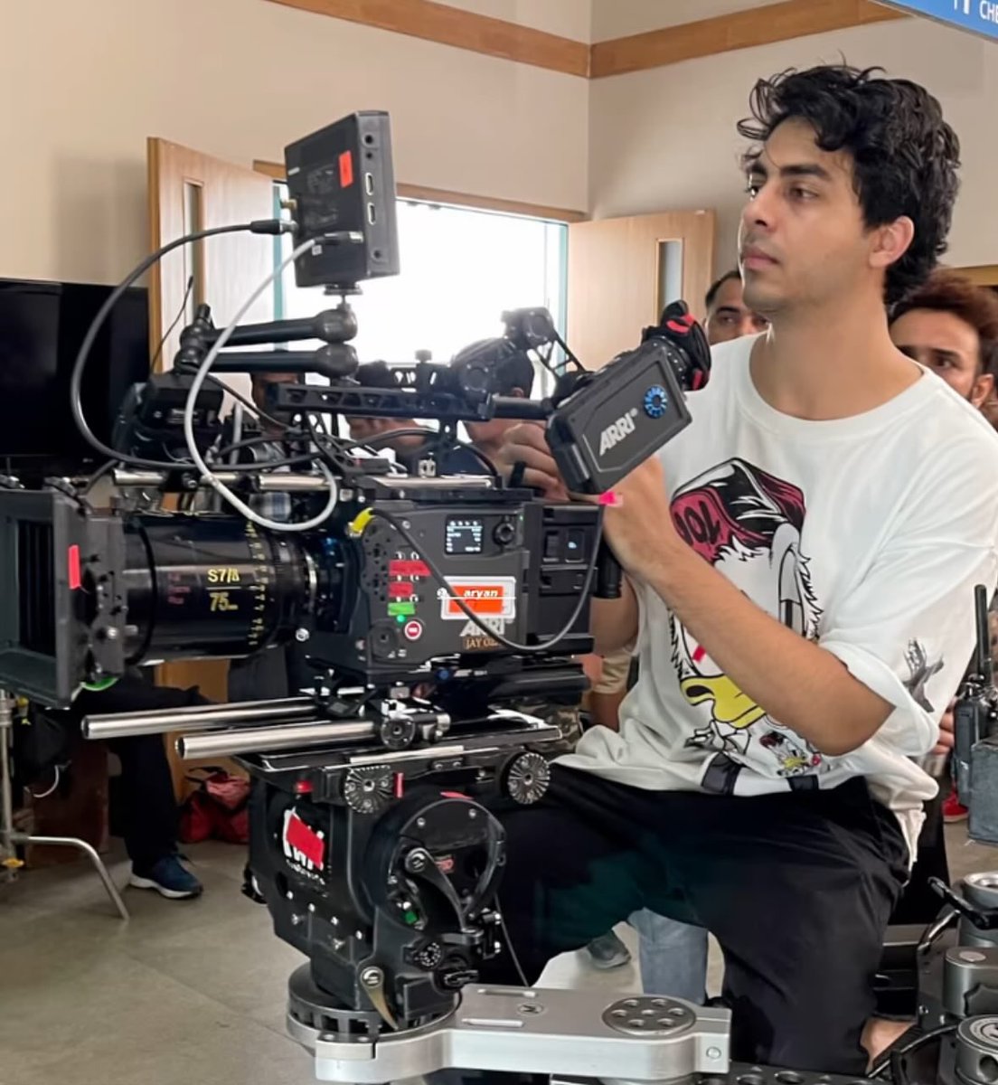 aryankhansource's tweet photo. Mr. Director 🔥 

#AryanKhan #ShahRukhKhan #TheBadsOfBollywood https://t.co/K2kuCm3wjT