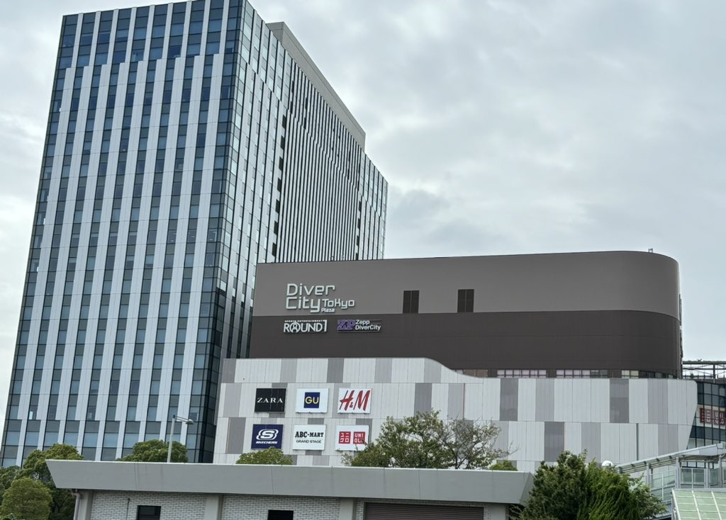 taka9941's tweet image. 秀樹の大阪球場コンサートのフィルコン最高👏
もっともっとファン以外の方にも観てもらいたい。何かいい方法がないかなぁ⁈
歌唱力や表現力、美しい身体　凄すぎてみんなびっくりするよ。明日もあるよ。
久しぶりの東京で楽しかった。
今、新幹線に乗ってます。
#西城秀樹 #サンスポ #Zepp #歌唱力