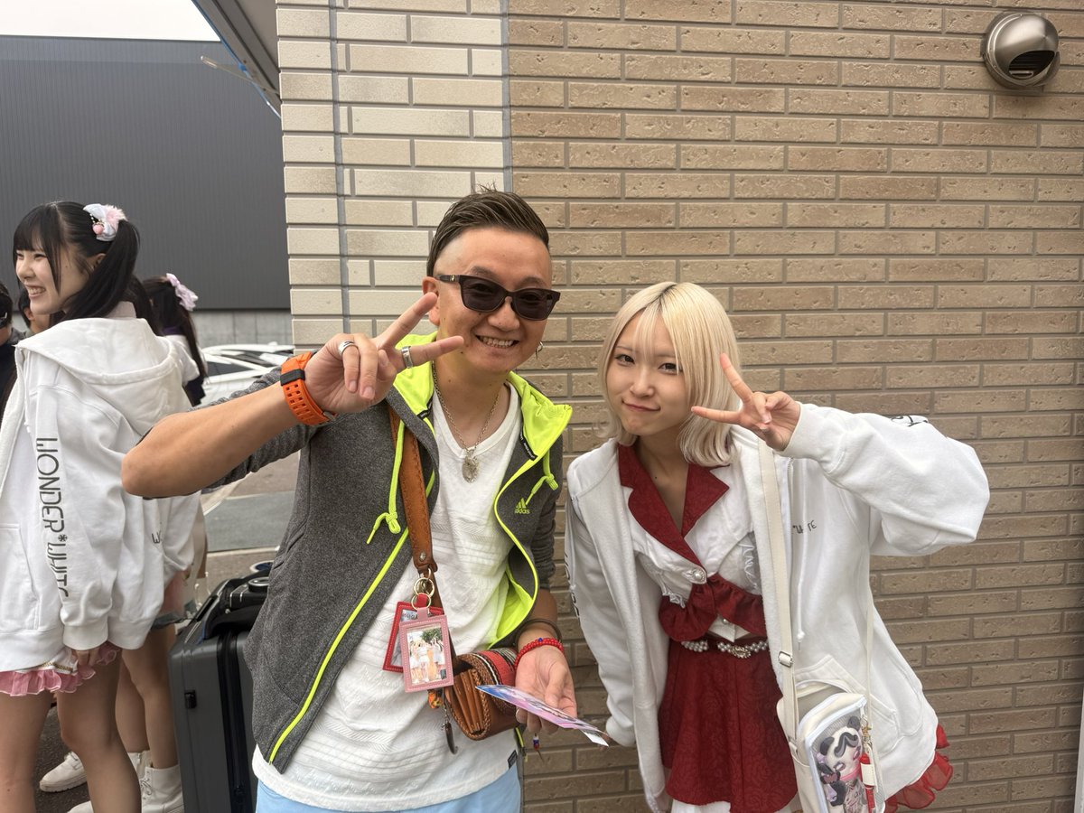 SUGURU_ARASEKI's tweet photo. 帰ってきてすぐ推し活の為に札幌へ😍マジみんな大好き過ぎて困る🤩写真いっぱいあるから仕事行く時全部持っていこ😍
#ワンホワ
#ワンダーホワイト
#MEREEN
#MARIKA
#ARISU
#UII
#KANON https://t.co/Yov9mlFQ4I