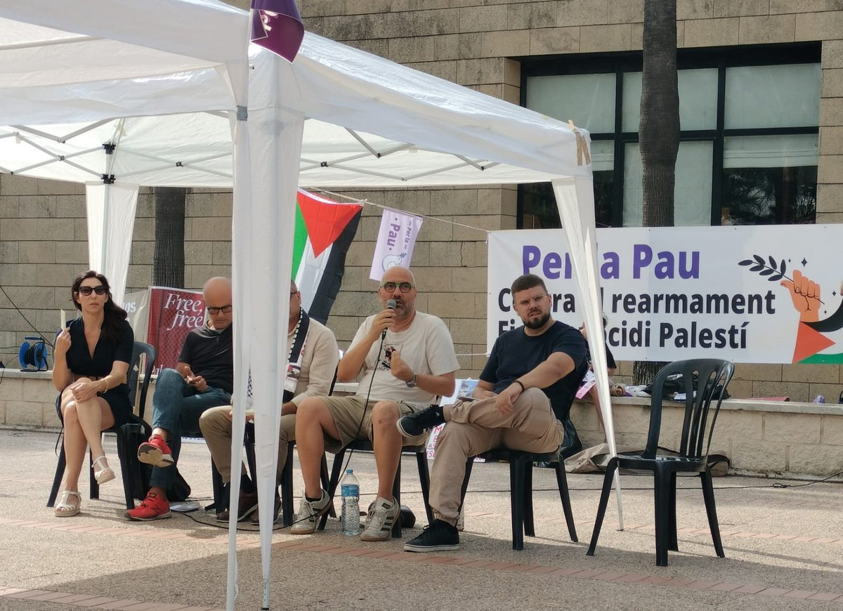 Intersindical_Valen (@intersindicalv) on Twitter photo Intersindical Valenciana ha participat a Carcaixent en un acte organitzat per @Podem_Carcaixent, parlant sobre el genocidi a Palestina i denunciant el rearmament global.
 Solidaritat amb el poble palestí. No al negoci de la guerra!
#PalestinaLliure #NoALaGuerra Intersindical Valenciana ha participat a Carcaixent en un acte organitzat per @Podem_Carcaixent, parlant sobre el genocidi a Palestina i denunciant el rearmament global.
 Solidaritat amb el poble palestí. No al negoci de la guerra!
#PalestinaLliure #NoALaGuerra