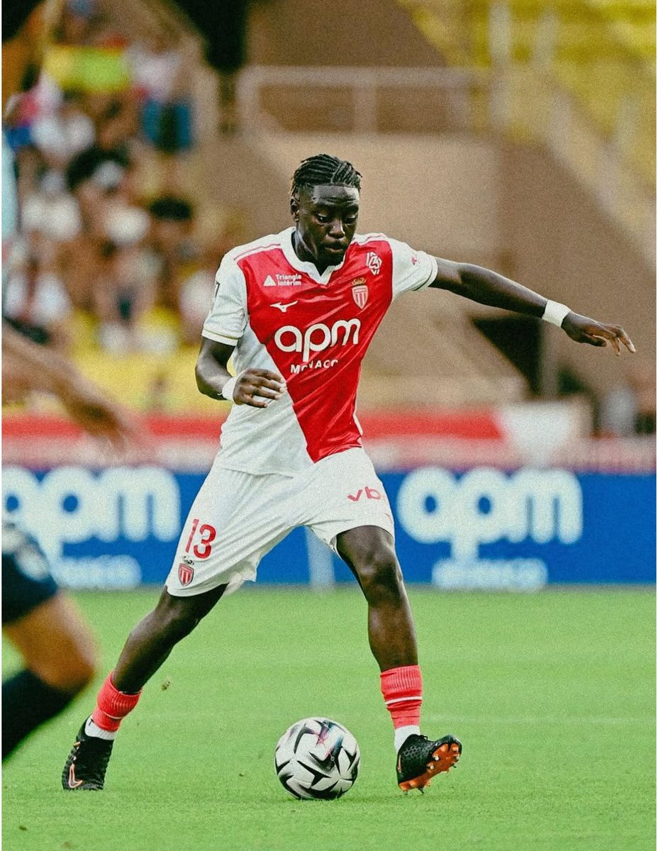 LigASM_'s tweet photo. 🚨 Incertitude autour de Christian Mawissa, le défenseur est touché à l’ischio. ‼️

Denis Zakaria sera absent 2 mois pour sa blessure à l’adducteur, Golovin fera son retour après la prochaine trêve. 

🗞️ @RouxChristopher https://t.co/aSLfUNUO00