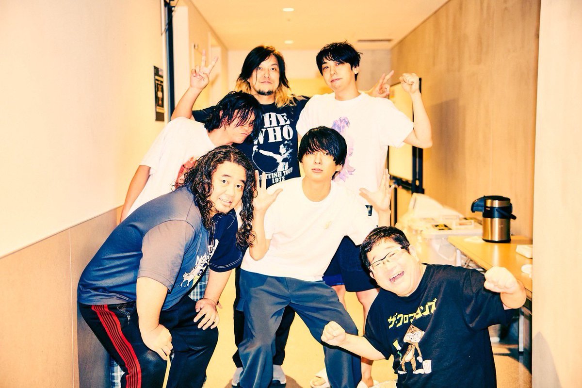 SUZUK1TAKAO's tweet photo. ロッキンは曇りで涼しかったので許しました！それでも暑いけど
サンボマスターは自分の呪いを解くためにも人の呪いを解き続けるという呪われたヒーローでした。
スカパラしかり年を取ったらこう在りたいと思う先輩は大変助かります

写真 
ビオラ@vizkage 
ハマノカズシ@hamanokazushi https://t.co/AUlfdD8A0H