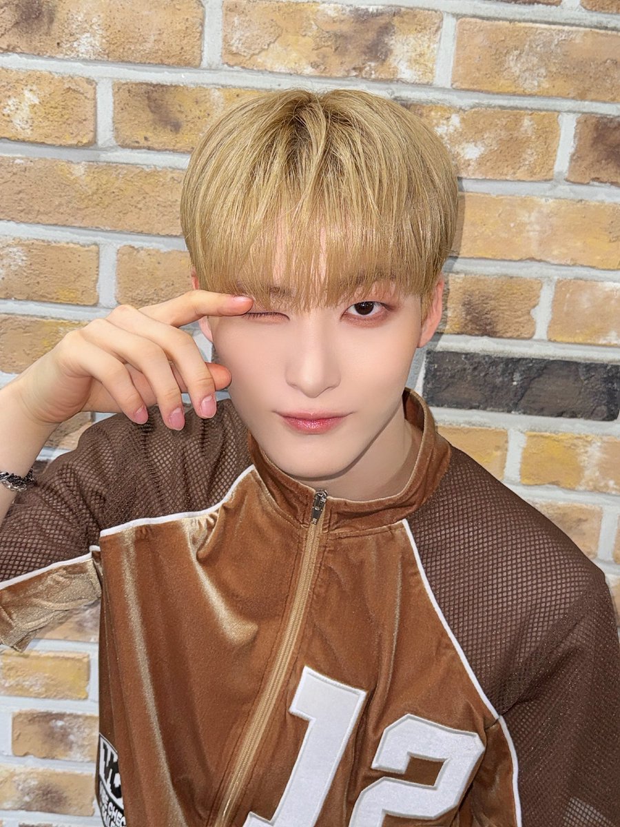 YouminBrasil_'s tweet photo. [📸] 250920 • Atualização do Youmin na conta oficial dos membros (@at_ALL_H_OURS). 

🦊: Castanhinha Youmin 🌰

#ALL_H_OURS #YOUMIN 
#올아워즈 #유민 @ALL_H_OURS https://t.co/i4uPNuCINW