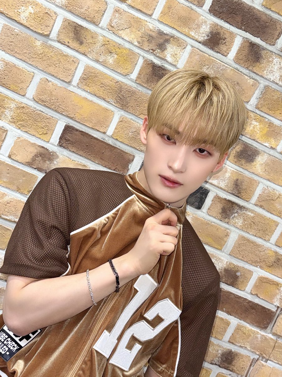 YouminBrasil_'s tweet photo. [📸] 250920 • Atualização do Youmin na conta oficial dos membros (@at_ALL_H_OURS). 

🦊: Castanhinha Youmin 🌰

#ALL_H_OURS #YOUMIN 
#올아워즈 #유민 @ALL_H_OURS https://t.co/i4uPNuCINW