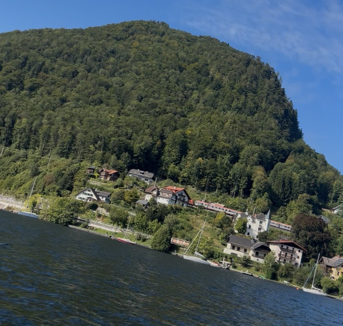 قد تتعرض لرد أو انكسار أو فشل، ولربما خيبات ظنون، لكن لتعلم أن هذه أول خطوات النجاح، لا تيئس،وإياك أن تضعف، وياويحك إن تراجعك، قد تتريّض لترتيب أوراقك،ثم اخرج بقوة، ولا ترضى بالدون والهوان، ( يايحيى خذ الكتاب بقوة)، (المؤمن القوي خير وأحب إلى الله من المؤمن الضعيف).
#النجاح