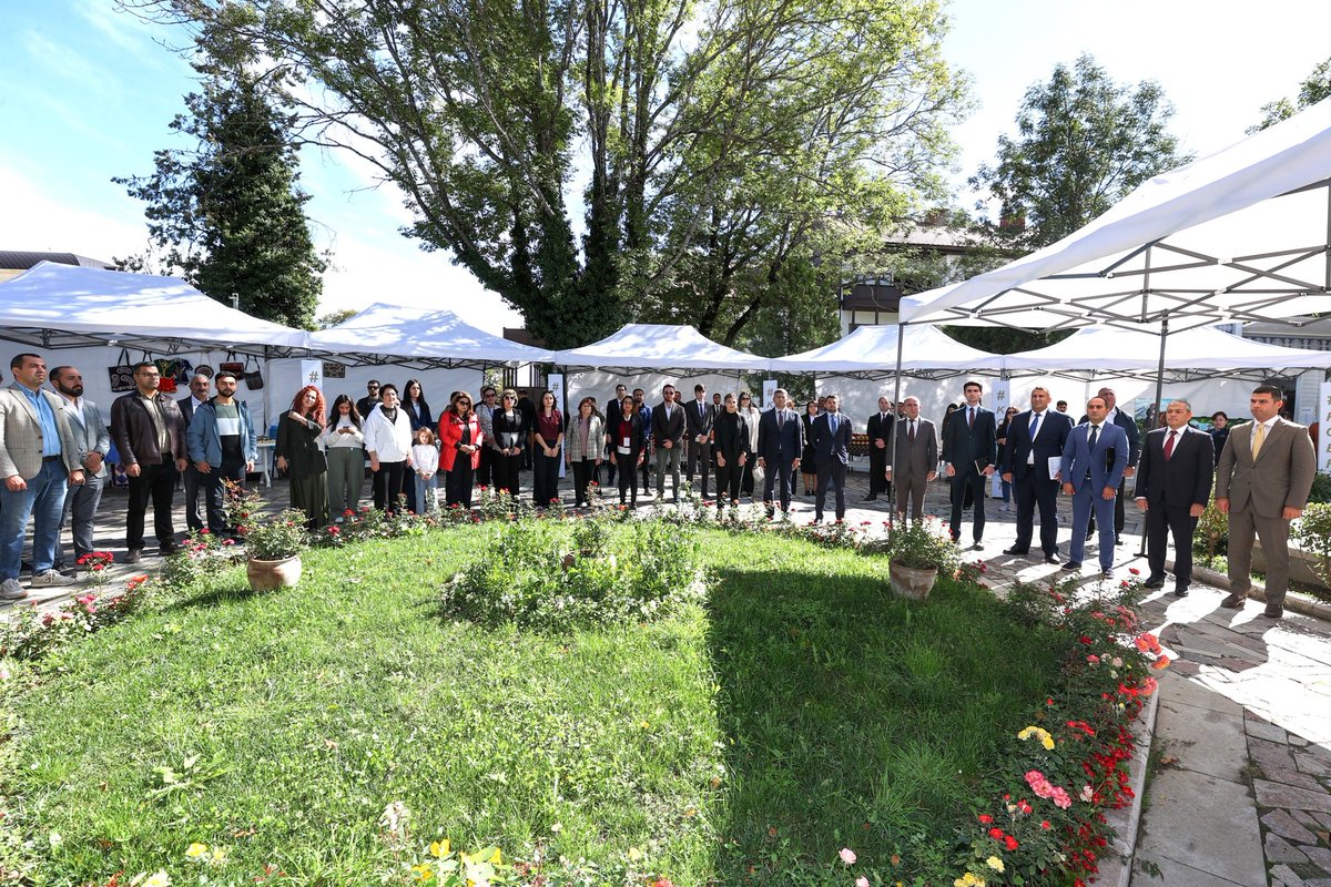 Bu gün <a href="/smbgovaz/">Kiçik və Orta Biznesin İnkişafı Agentliyi (KOBİA)</a> <a href="/MammadovOrkh/">Orkhan Mammadov</a> ilə #Şuşa|da keçirilən #KOBFEST|də iştirak etdik. Şuşa və ətraf bölgələrdən olan sahibkarların istehsal etdiyi məhsulların tanıdılması, rayonların inkişafı baxımından əhəmiyyət daşıyır. Yarmarkada şuşalı sahibkarların da iştirakı da qürurverici idi.