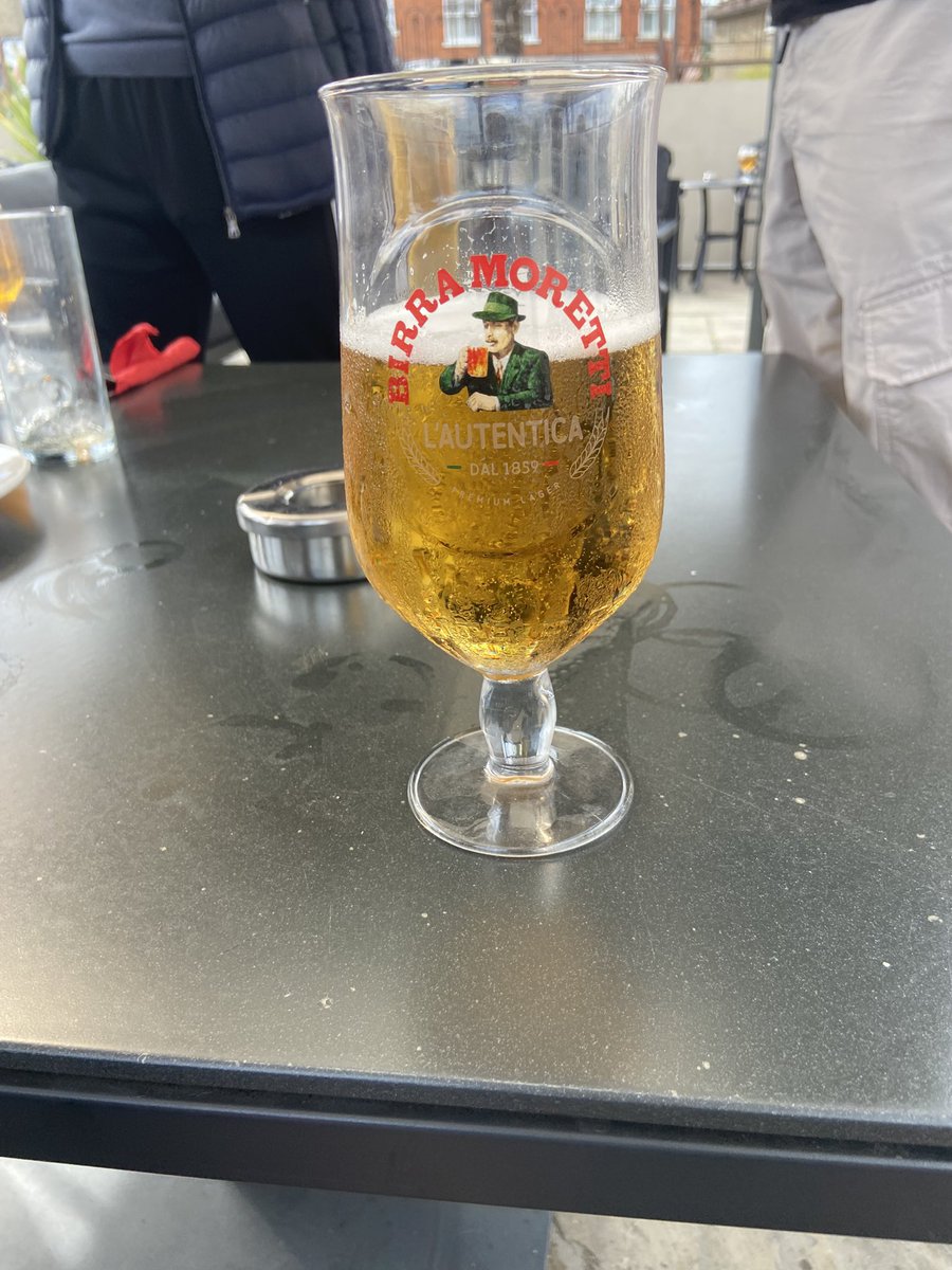 Just arrived at the robin pub ahead of the clash between Brentwood town fc vs Billericay town fc , will be watching my my back for the Billericay firm - Kazakhstan blues
