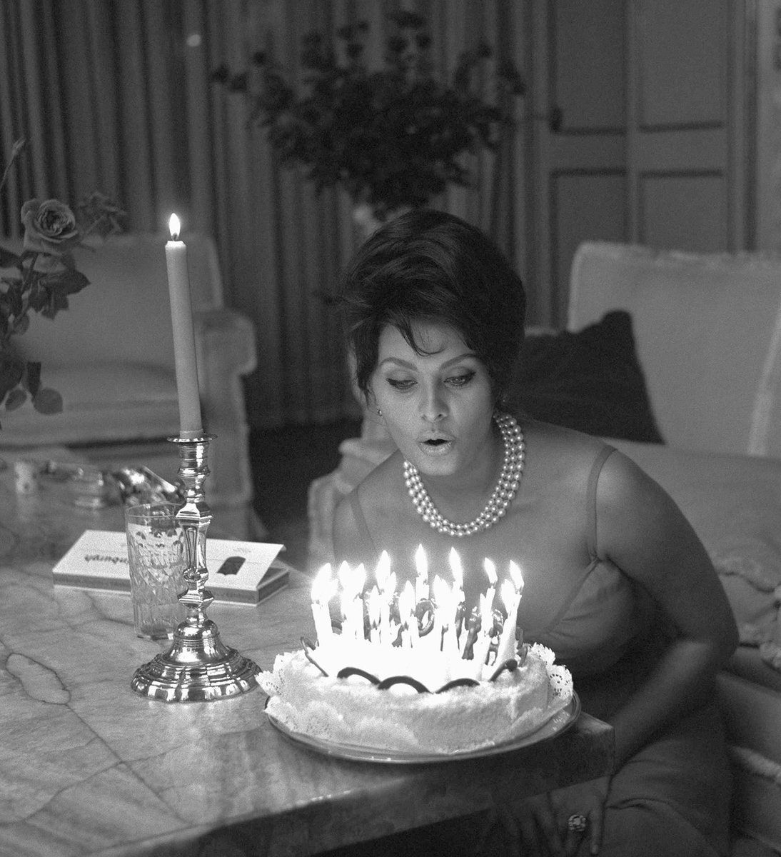 DannyDrinksWine's tweet photo. Happy 91st birthday, Sophia Loren! https://t.co/M8pCTZuUAG