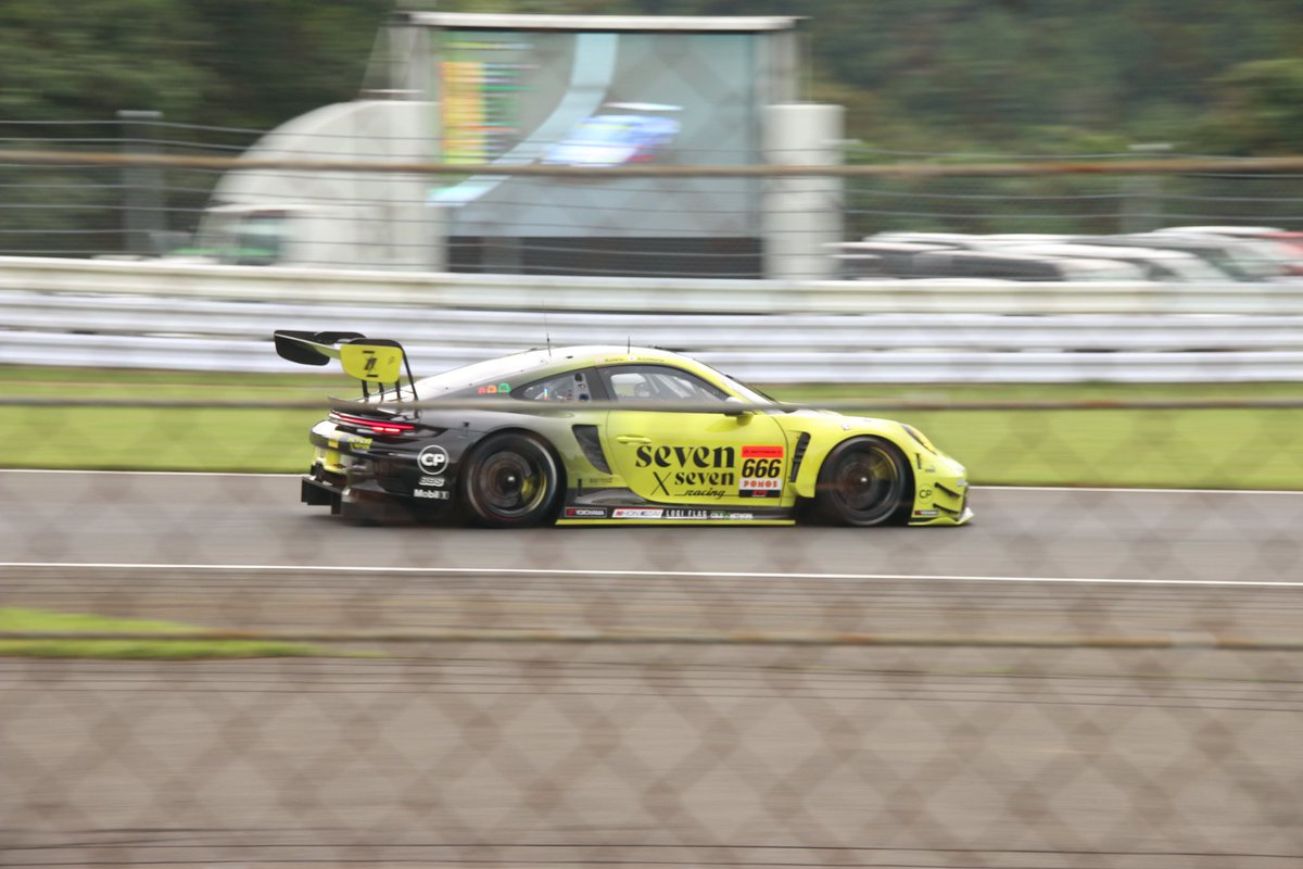 F_Racing29's tweet photo. #スーパーGT 
 #SUPERGT 
#SUPERGT2025 https://t.co/O81RtIadSP